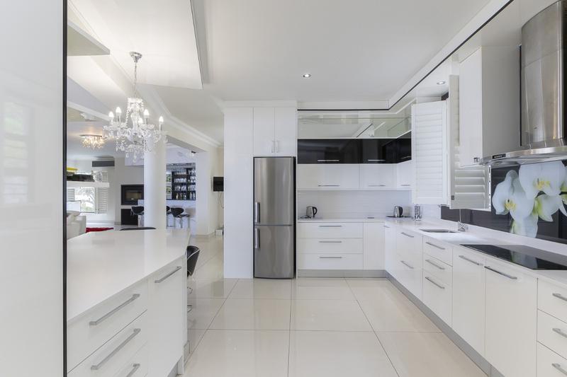9 Bedroom Property for Sale in Gordon Heights Western Cape